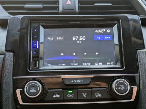 Used 2018 Honda Civic EX image 19