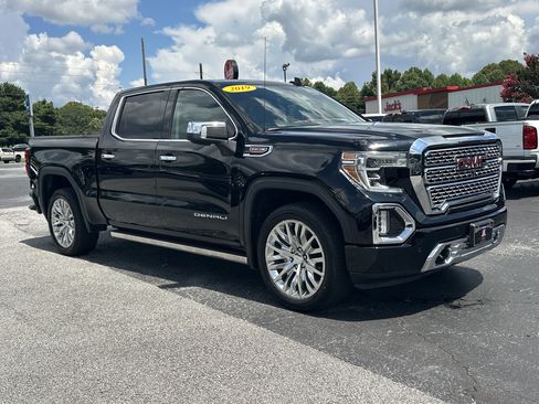 Used 2019 GMC Sierra 1500 Denali w/ Denali Ultimate Package AWD/4WD image 2