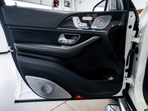 Used 2021 Mercedes-Benz Maybach GLS 600 Maybach GLS 600 image 32