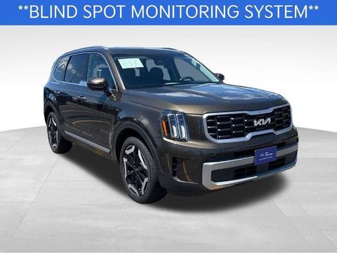 Used 2023 Kia Telluride S AWD/4WD image 4