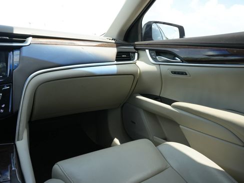 Used 2016 Cadillac XTS Luxury w/ Driver Awareness Package FWD image 9