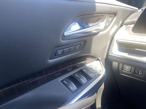 Certified 2025 Cadillac XT4 Premium Luxury image 22