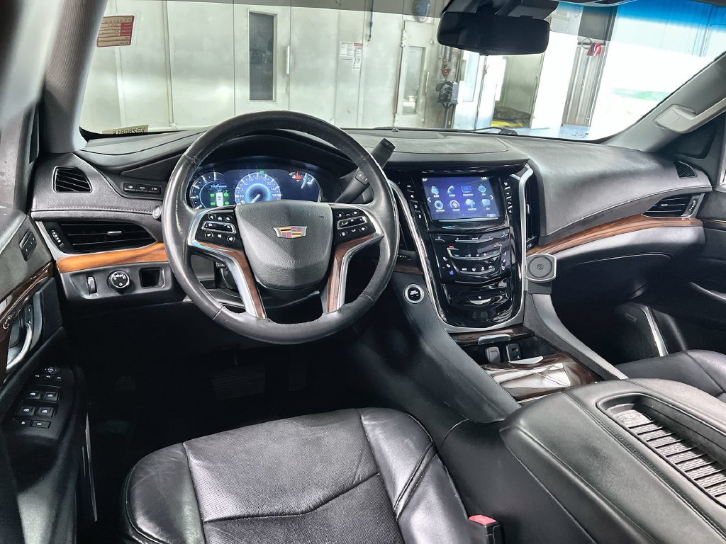 Used 2019 Cadillac Escalade Luxury RWD image 19