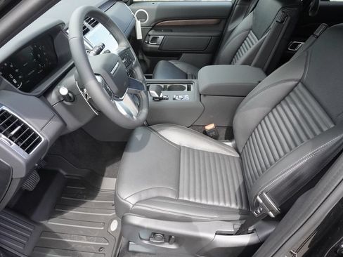 New 2026 Land Rover Discovery S AWD/4WD image 19