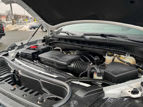 Used 2023 Chevrolet Suburban Premier image 38