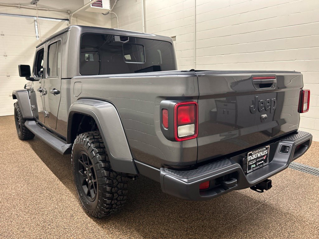 Used 2025 Jeep Gladiator Sport AWD/4WD image 4
