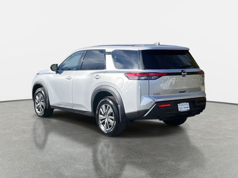 New 2025 Nissan Pathfinder S image 7