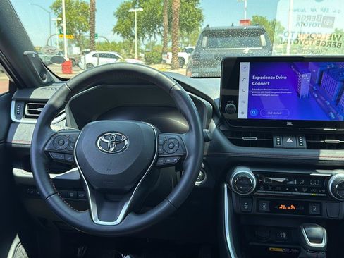 Used 2025 Toyota RAV4 XSE AWD/4WD image 12