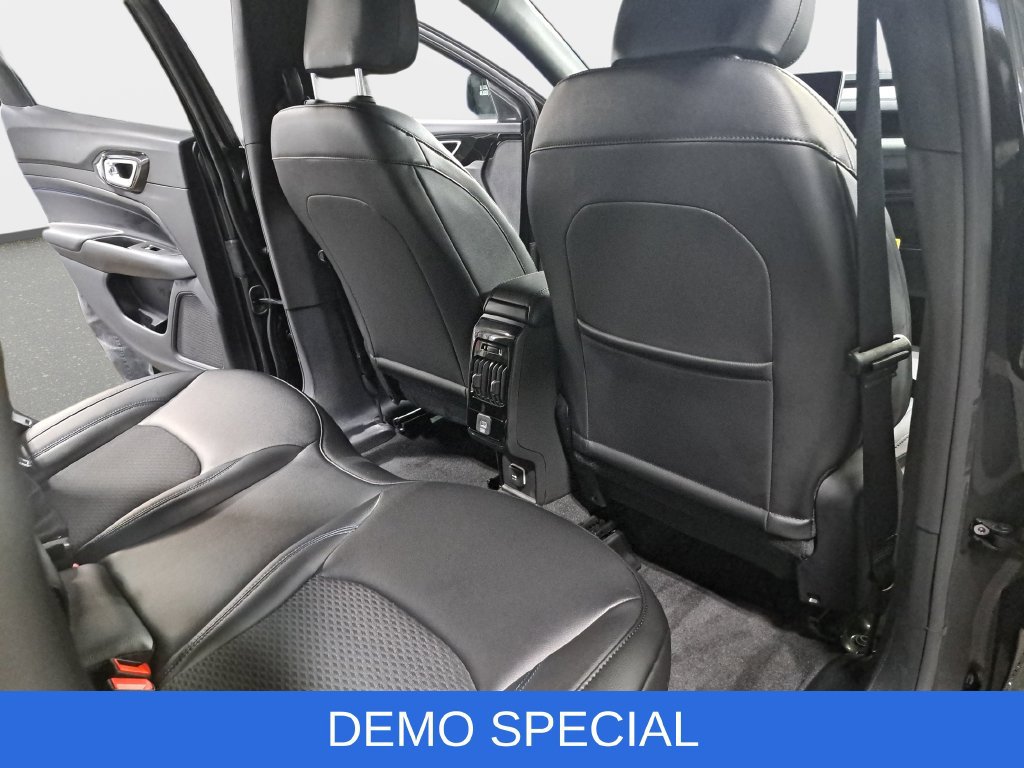 New 2026 Jeep Compass Latitude AWD/4WD image 11