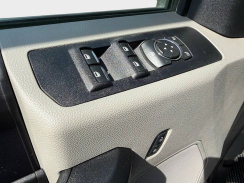 Used 2019 Ford F250 XL w/ Power Equipment Group AWD/4WD image 12