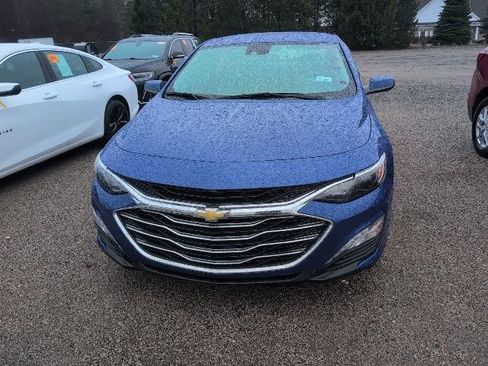 Used 2023 Chevrolet Malibu LT image 2