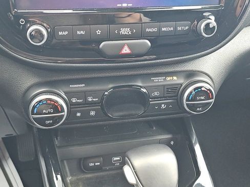 Used 2022 Kia Soul GT-Line image 24