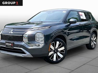 Used 2025 Mitsubishi Outlander SE