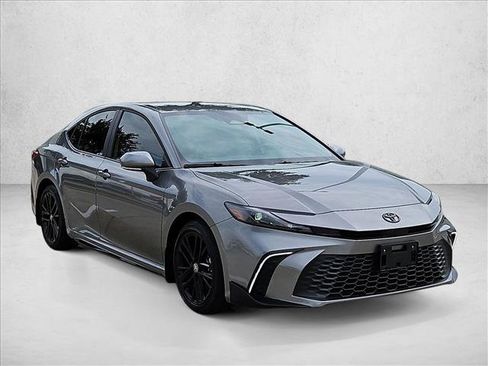 Used 2026 Toyota Camry SE FWD image 3