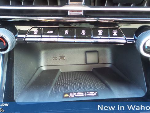 New 2026 Chevrolet Traverse Z71 w/ Enhanced Driving Package image 16