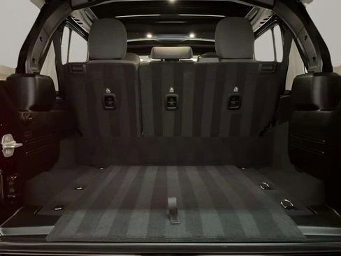 Used 2025 Jeep Wrangler Unlimited Sahara w/ Safety Group AWD/4WD image 99