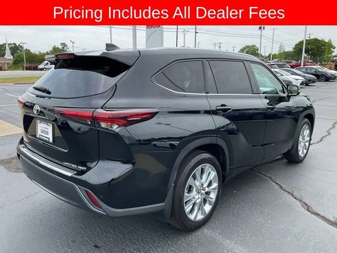 Used 2024 Toyota Highlander Limited AWD/4WD image 19
