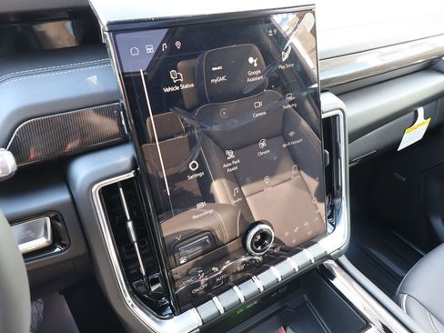 New 2026 GMC Yukon Elevation w/ Elevation Premium Package AWD/4WD image 23