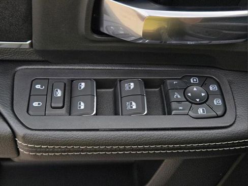 New 2026 RAM 2500 Laramie w/ Sport Appearance Package AWD/4WD image 17