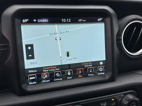 Used 2023 Jeep Wrangler Unlimited Sahara w/ Cold Weather Group AWD/4WD image 15
