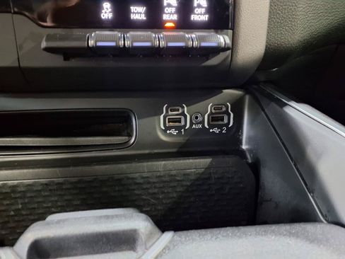 Used 2022 RAM 1500 Big Horn AWD/4WD image 16