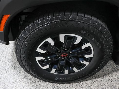 Used 2022 Nissan Frontier PRO-4X AWD/4WD image 11