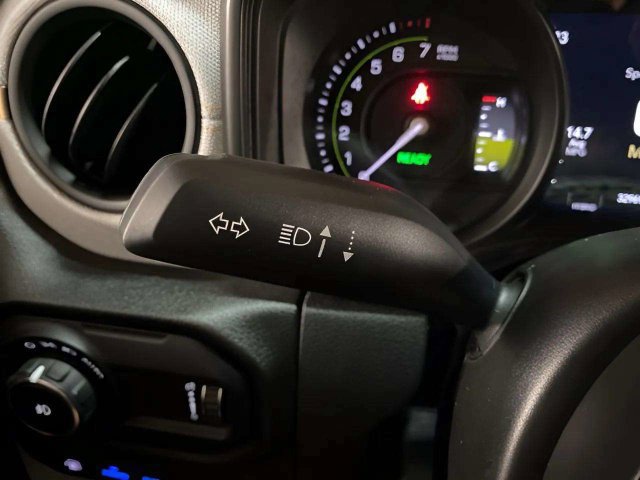 Used 2024 Jeep Wrangler Unlimited w/ Convenience Group AWD/4WD image 34