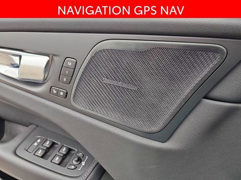 Used 2022 Volvo XC60 B5 Inscription w/ Advanced Package image 6