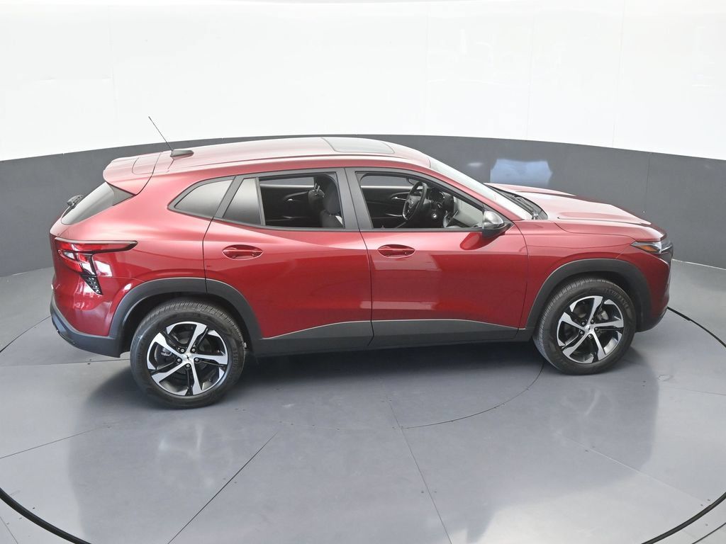 Used 2025 Chevrolet Trax RS w/ Sunroof Package FWD image 51