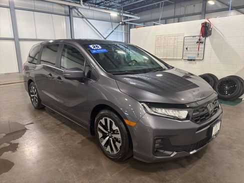 Certified 2026 Honda Odyssey EX-L image 6