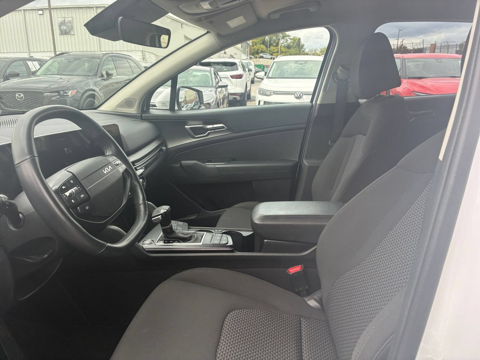 Used 2026 Kia Sportage LX FWD image 21