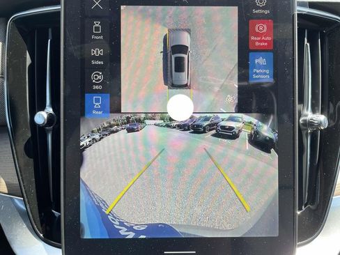 New 2026 Volvo XC90 B6 Plus w/ Protection Package Premier image 21