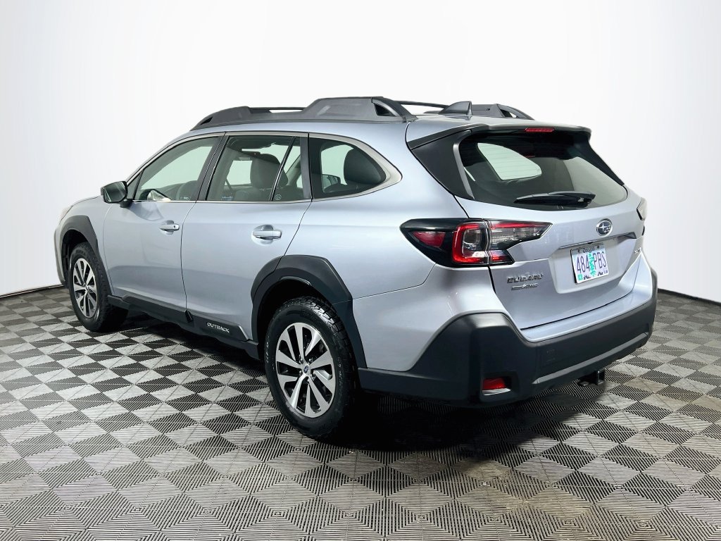 Used 2023 Subaru Outback AWD/4WD image 5