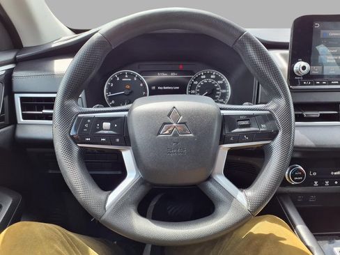 Used 2022 Mitsubishi Outlander ES FWD image 15