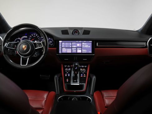 Certified 2021 Porsche Cayenne GTS AWD/4WD image 33