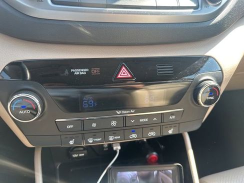 Used 2017 Hyundai Tucson SE Plus AWD/4WD image 19