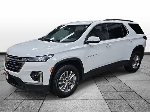 Used 2023 Chevrolet Traverse LT image 1