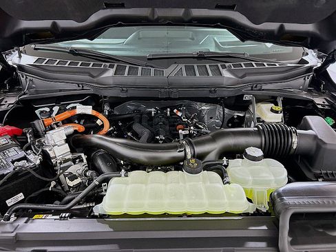 New 2025 Ford F150 Lariat w/ Equipment Group 502A High image 31