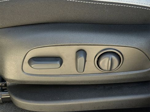 Certified 2024 Chevrolet Equinox LT image 26