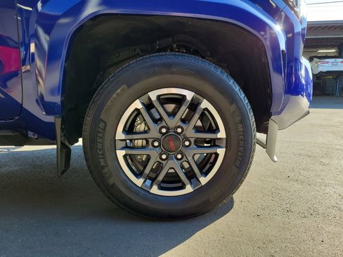 Used 2024 Toyota Tacoma TRD Sport w/ TRD Sport Premium Package image 6