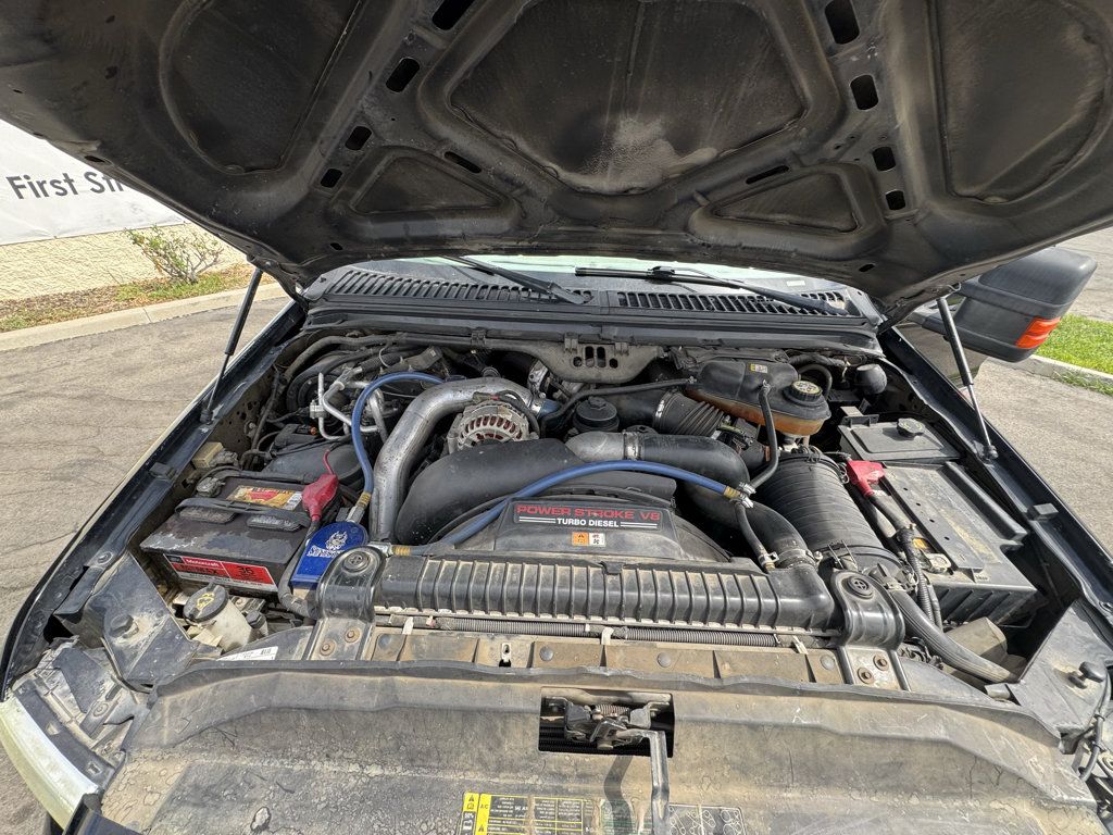 Used 2005 Ford Excursion Limited AWD/4WD image 29