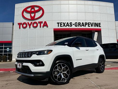 Used 2025 Jeep Compass Limited image 2