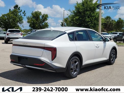 New 2026 Kia K4 FWD image 6