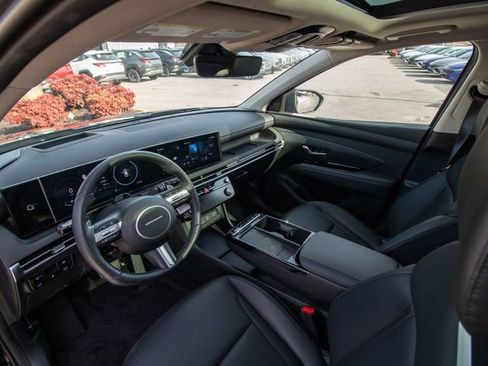 Certified 2025 Hyundai Tucson Limited image 10