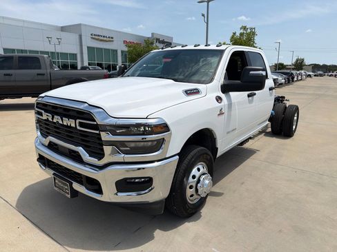 New 2026 RAM 3500 Big Horn AWD/4WD image 10
