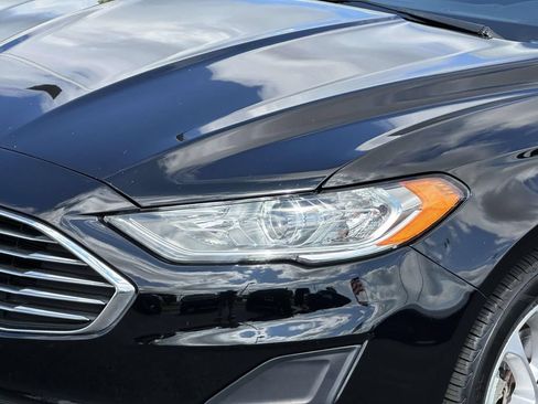 Used 2020 Ford Fusion SE FWD image 7
