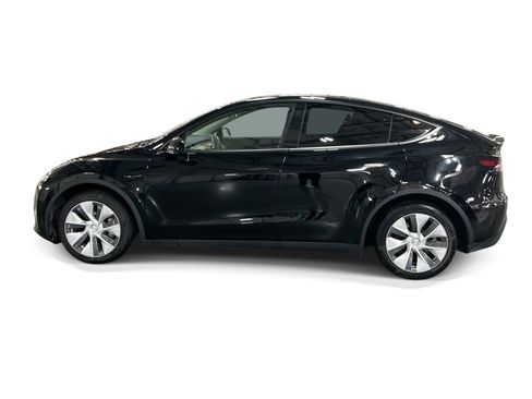 Certified 2022 Tesla Model Y Long Range AWD/4WD image 3