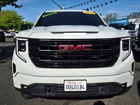 Used 2024 GMC Sierra 1500 Elevation image 2