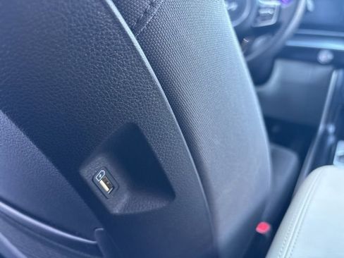 Certified 2023 Kia Carnival LX image 31