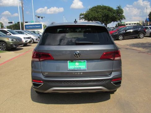 Used 2023 Volkswagen Taos SE image 7